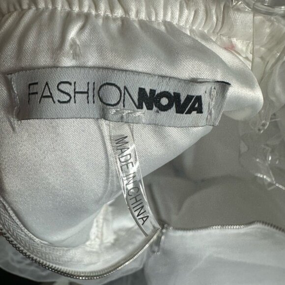 FASHION NOVA WHITE TULLE DRESS- PRELOVED- MEDIUM - Picture 8 of 9